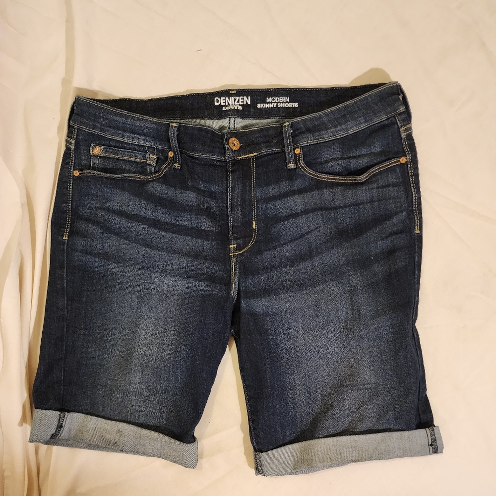 LEVI'S LADIES BLUE JEAN SHORTS SIZE 12